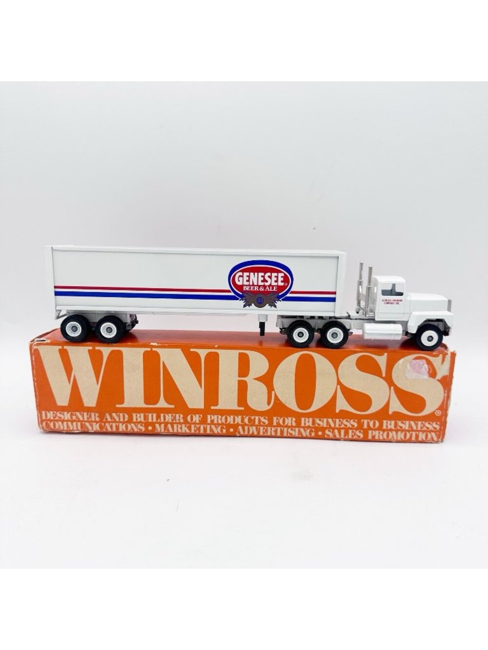 Winross The New American Highway Series, Genesee Beer & Ale White Ford & Trailer